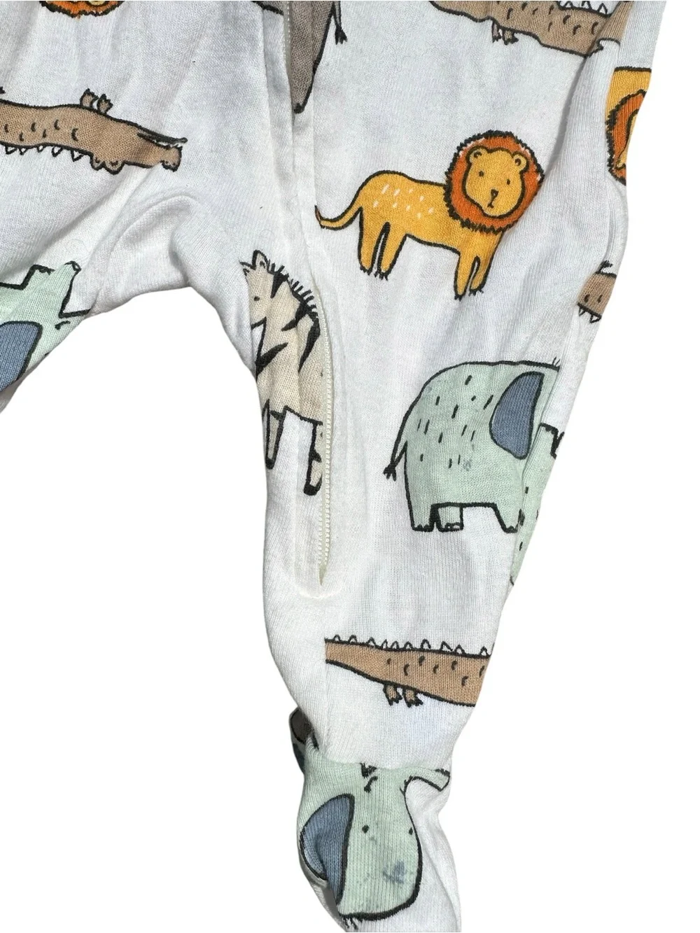 Old Navy lot of 4 footed zip closure sleeper pajamas size 0-3 months